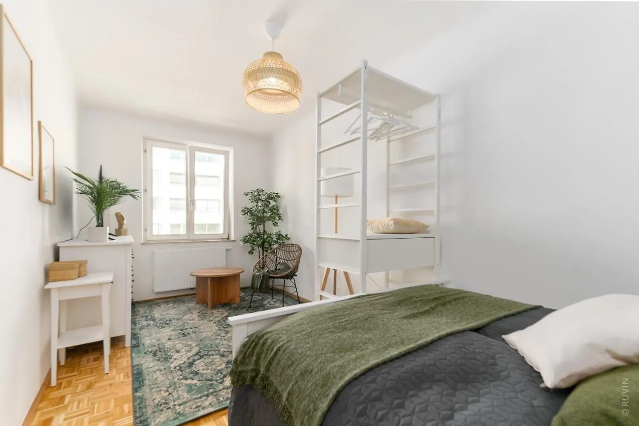 King Bed Home, 3 Bed Rooms, Perfect For Long Term Stay Vienna 0*,  Austria