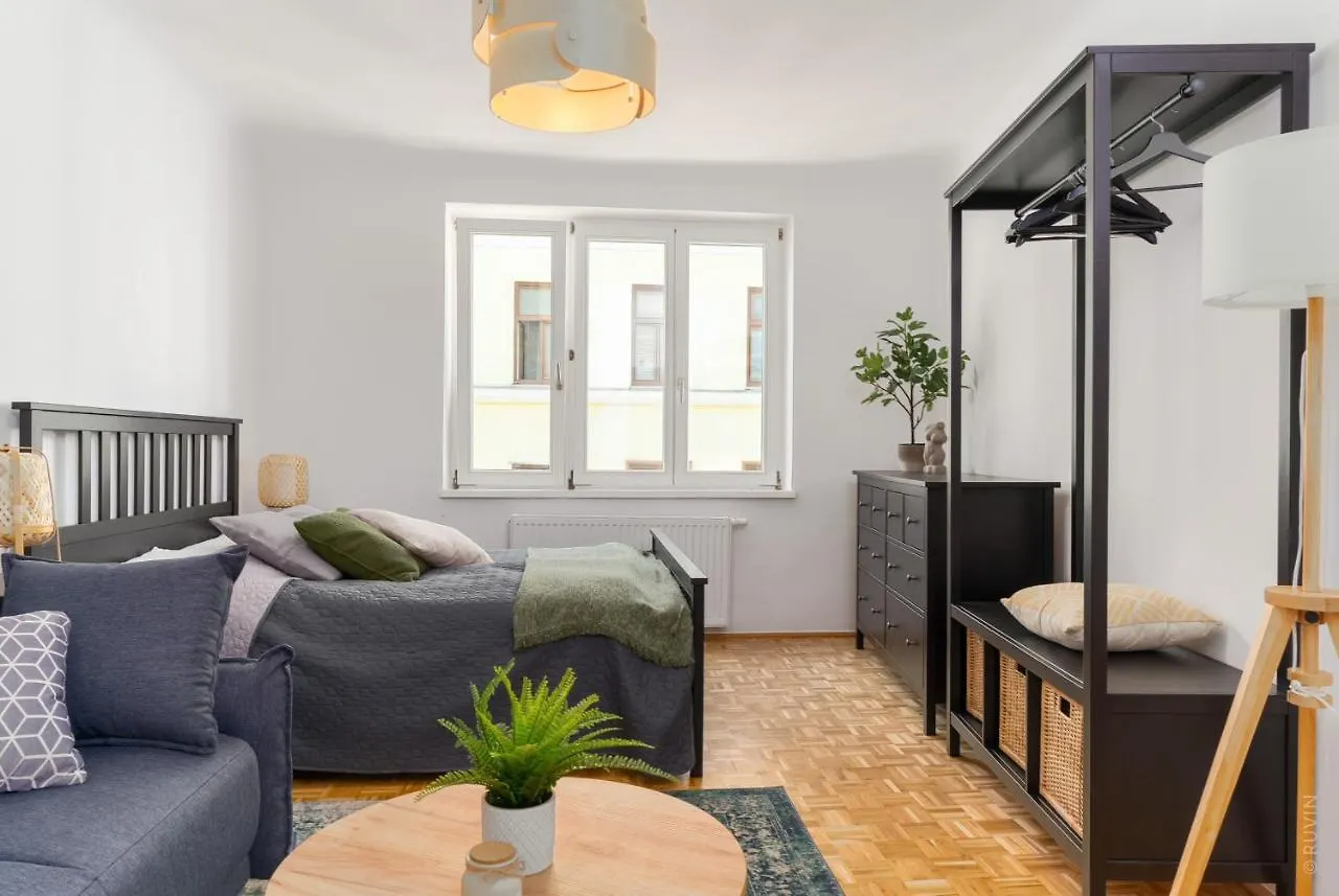 King Bed Home, 3 Bed Rooms, Perfect For Long Term Stay Vienna Austria